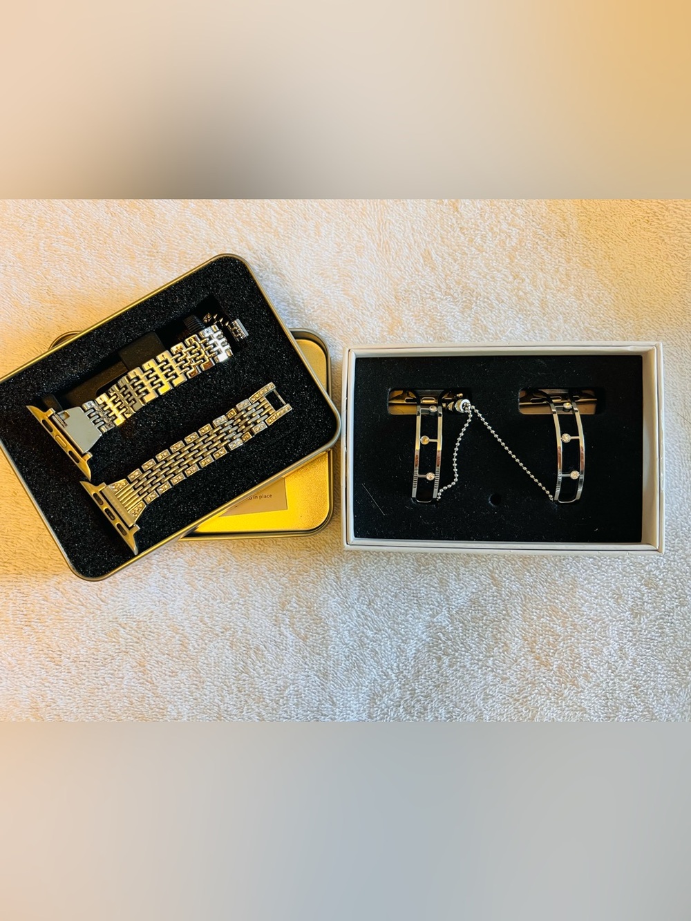 Silver-Tone Women’s Apple Watch Bands Elegant Metallic Finish